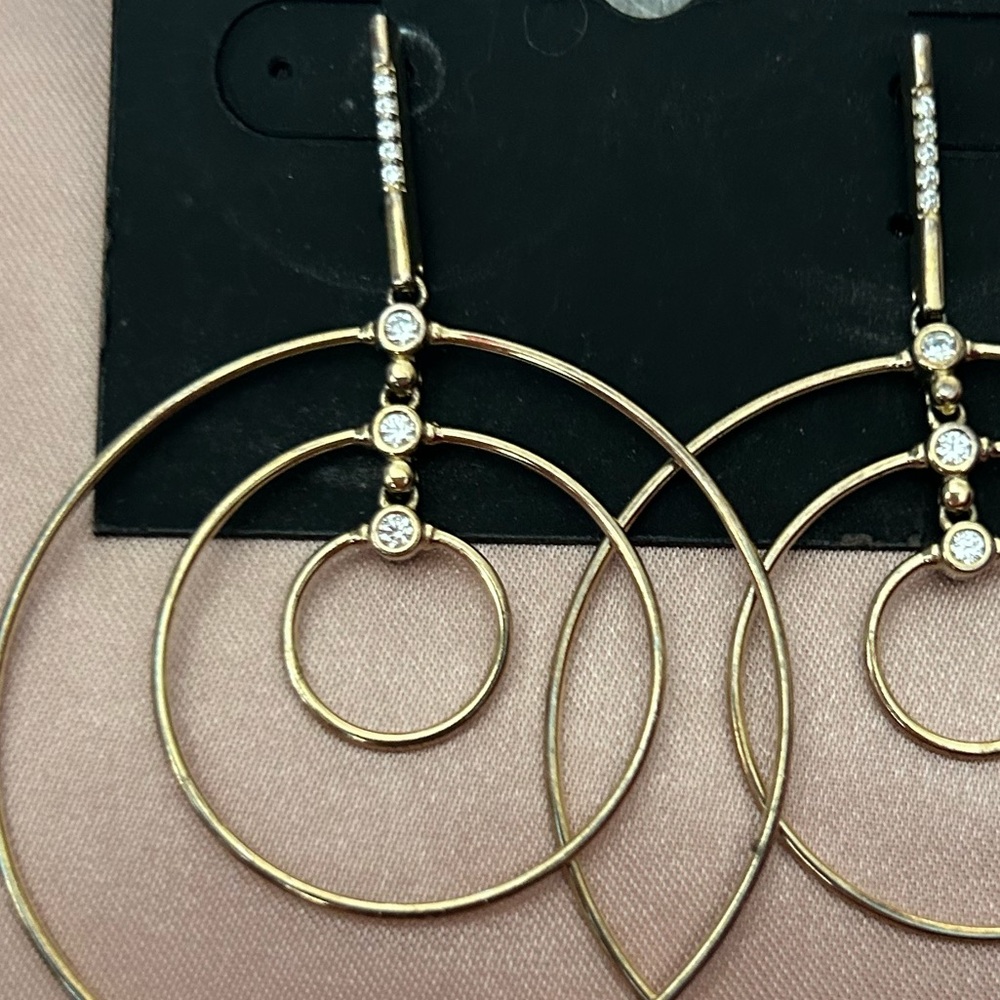 NOIR CIRCLE EARRINGS - Picture 3 of 3